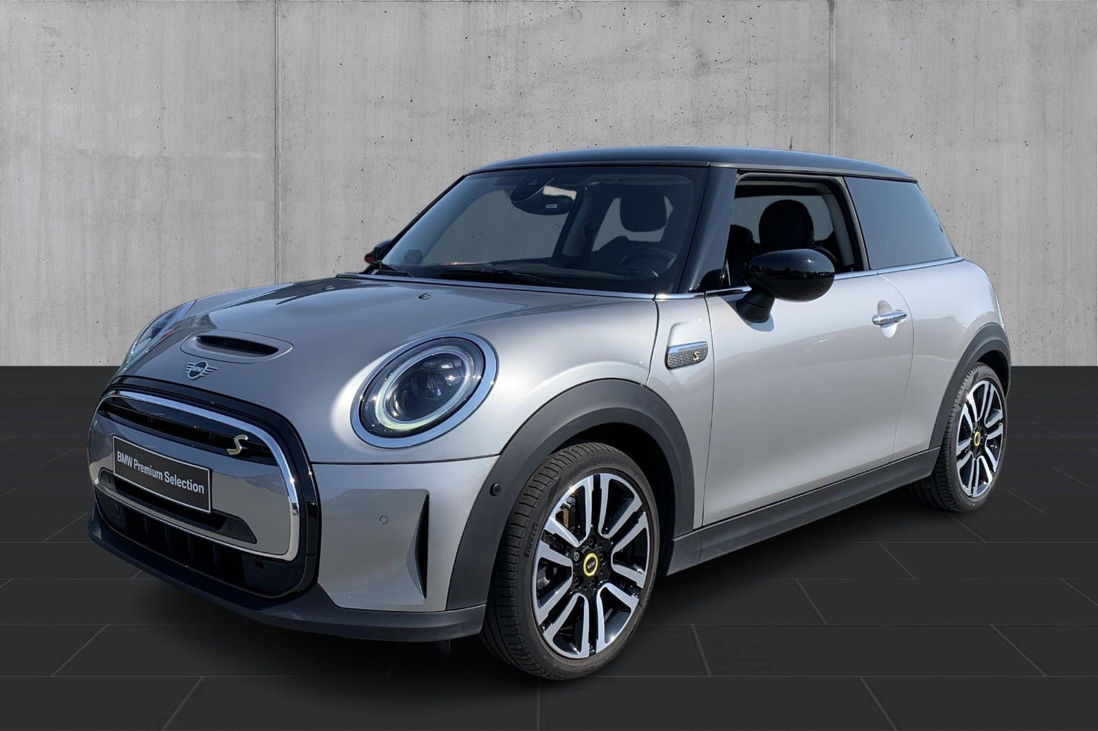 Sølv Mini Cooper SE fra 2023