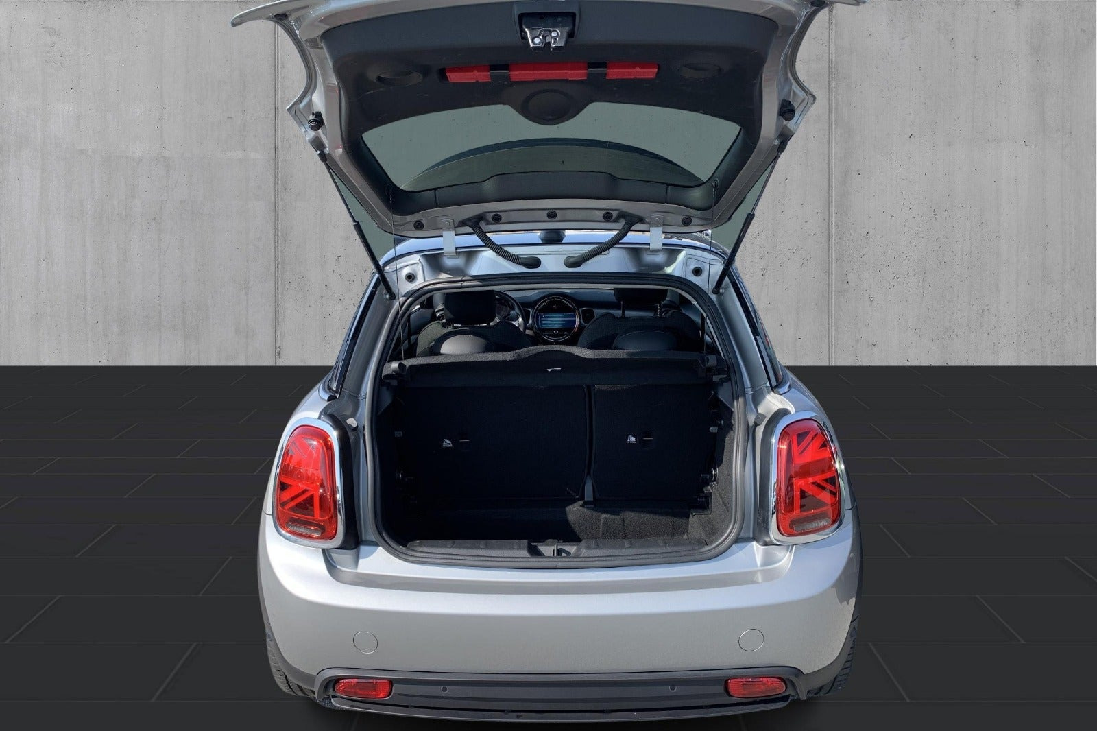 Sølv Mini Cooper SE fra 2023