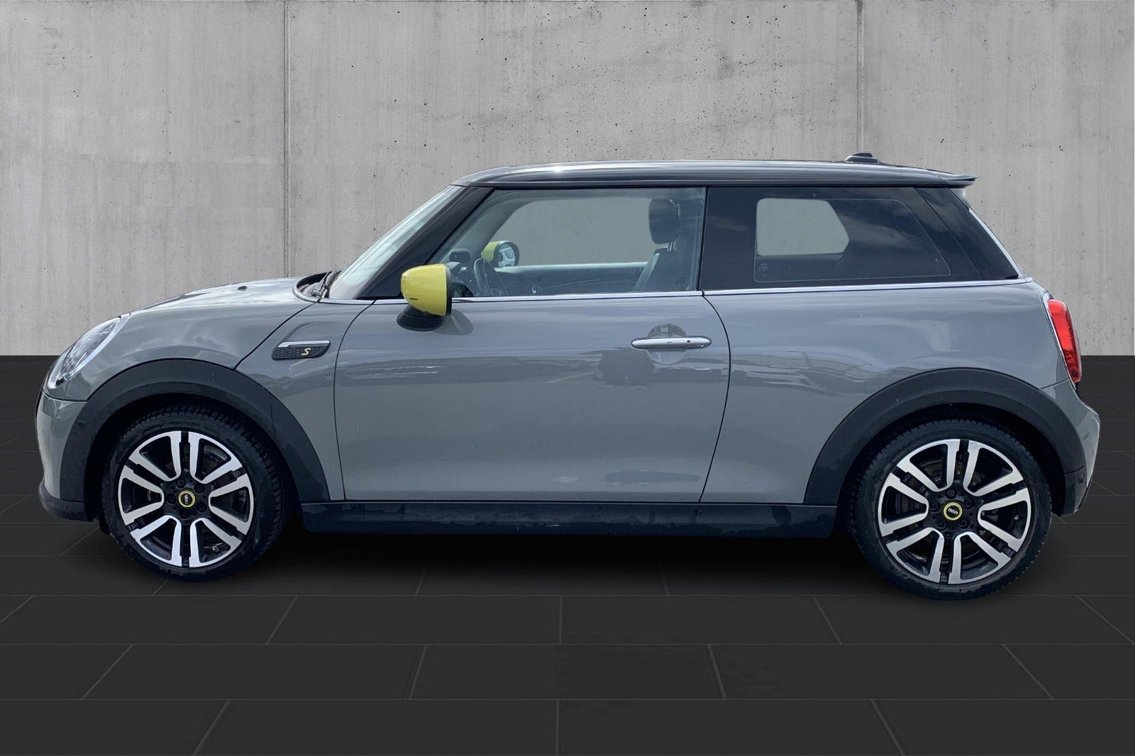 Grå Mini Cooper SE fra 2023