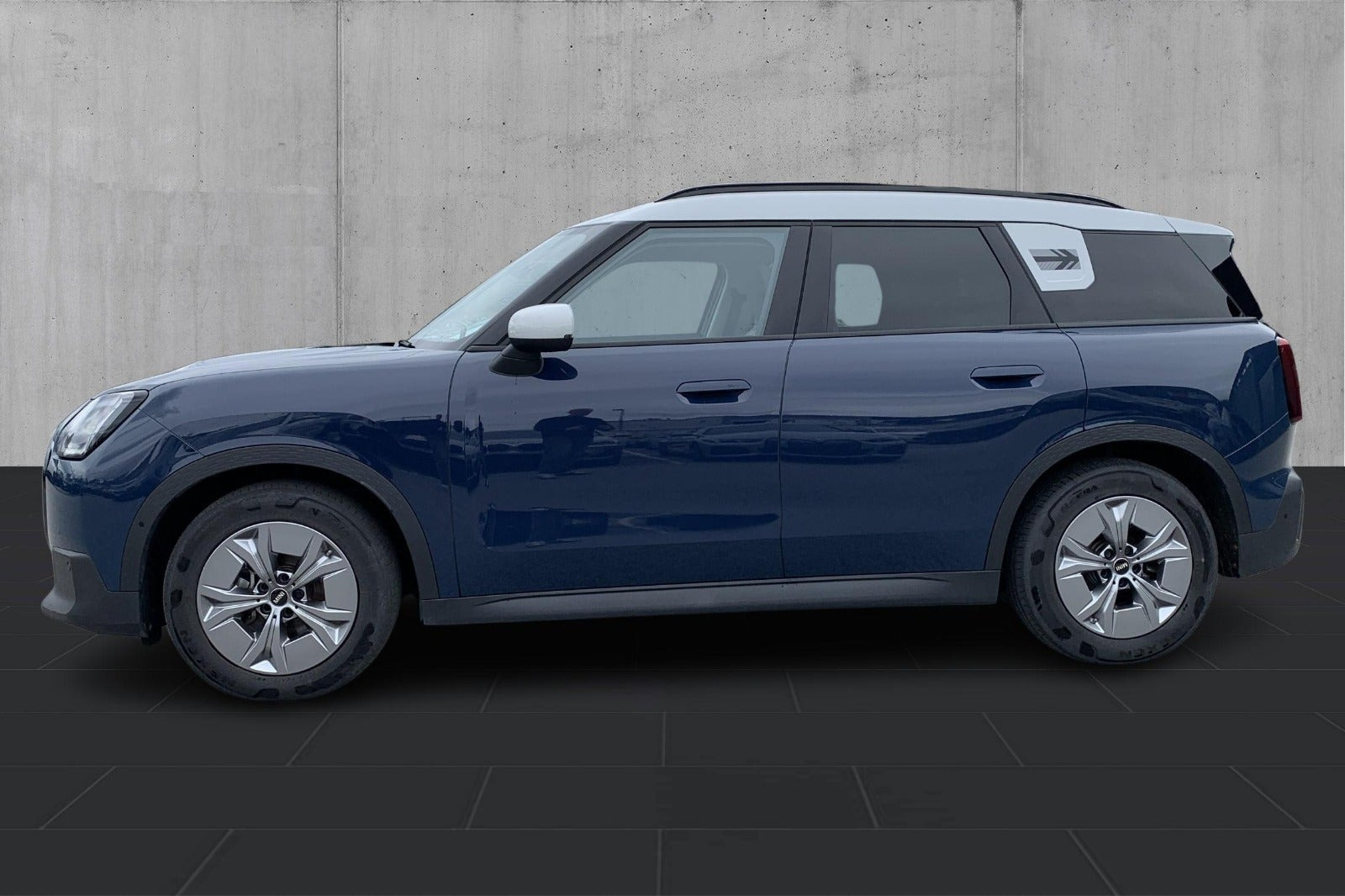 Blå Mini Countryman E fra 2025