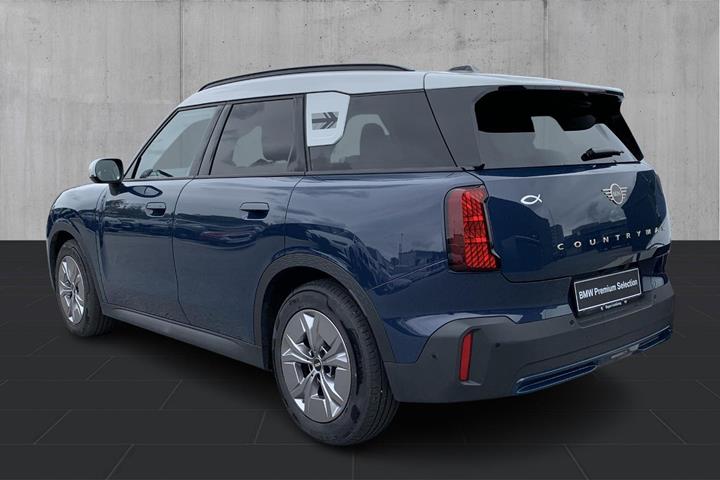 Blå Mini Countryman E fra 2025