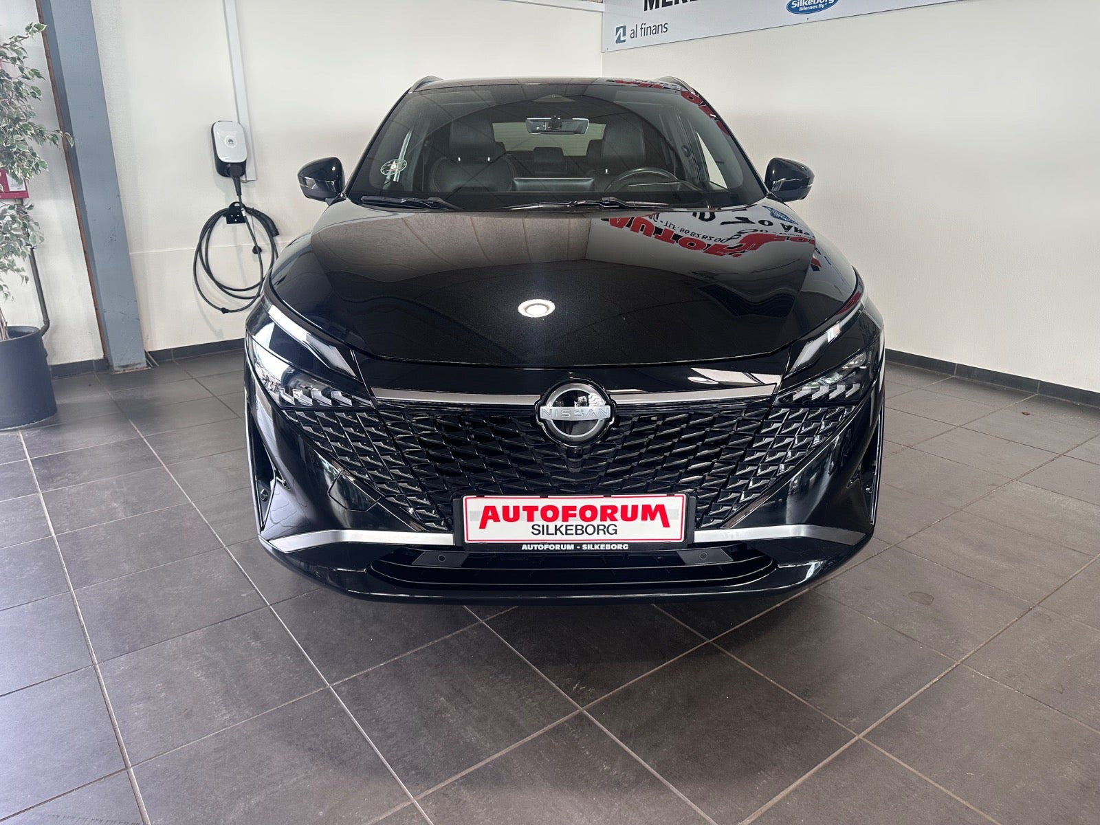 Sort Nissan Qashqai fra 2025