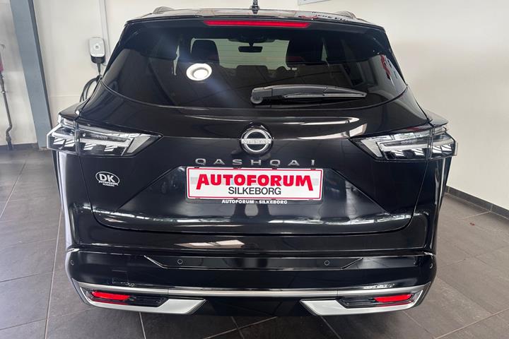 Sort Nissan Qashqai fra 2025