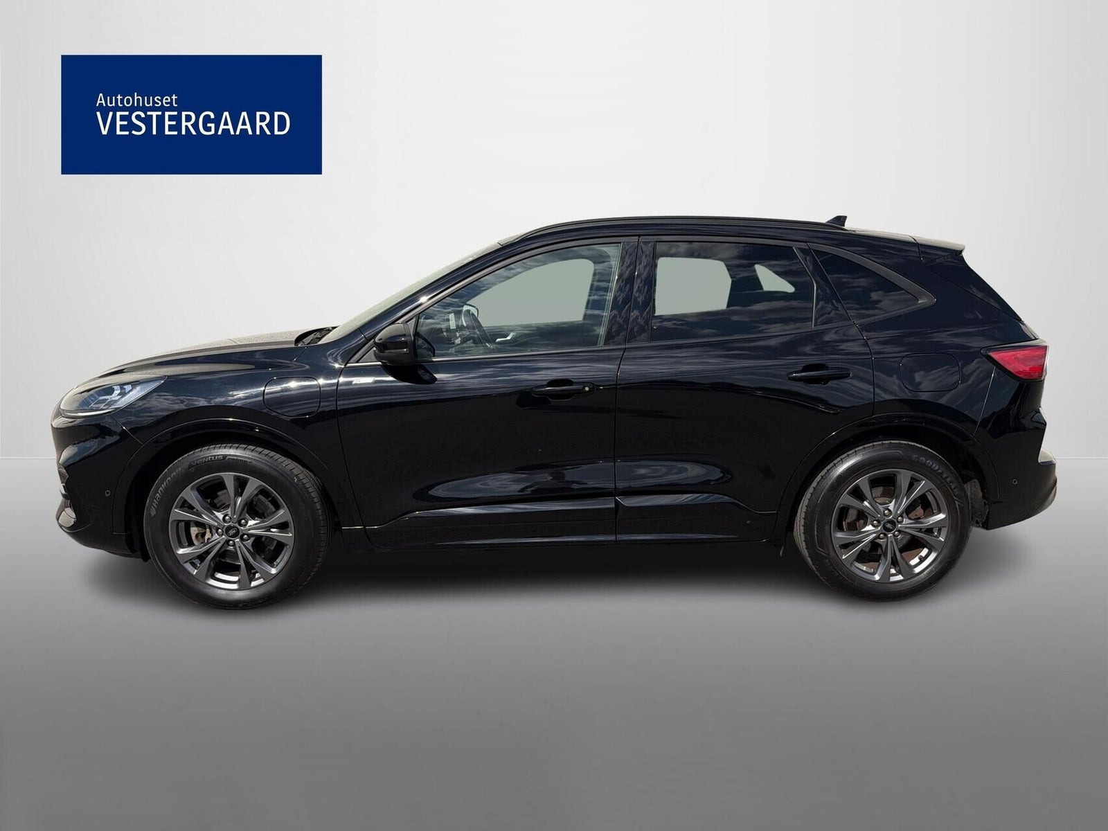 Sort Ford Kuga fra 2020