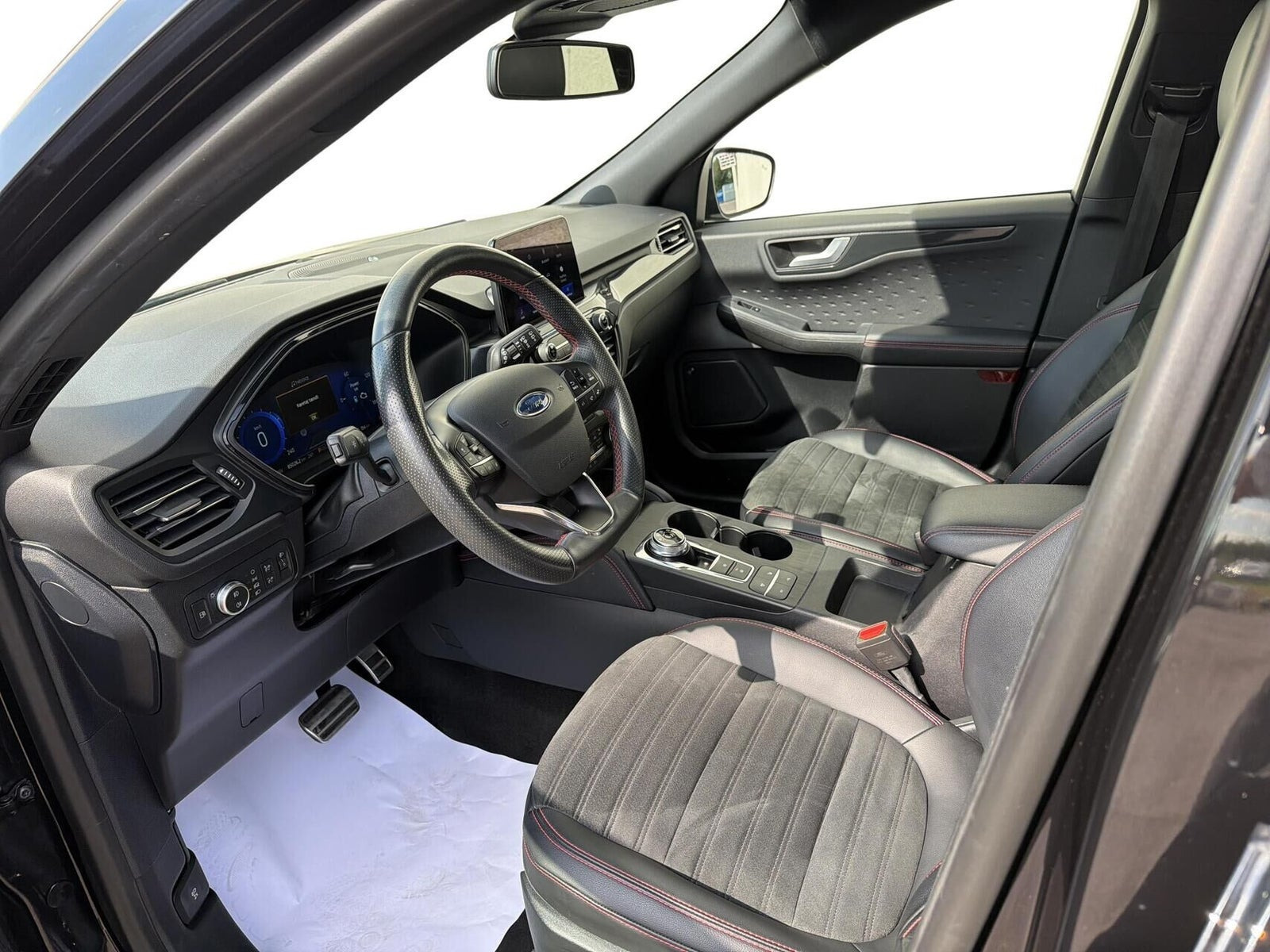 Sort Ford Kuga fra 2020