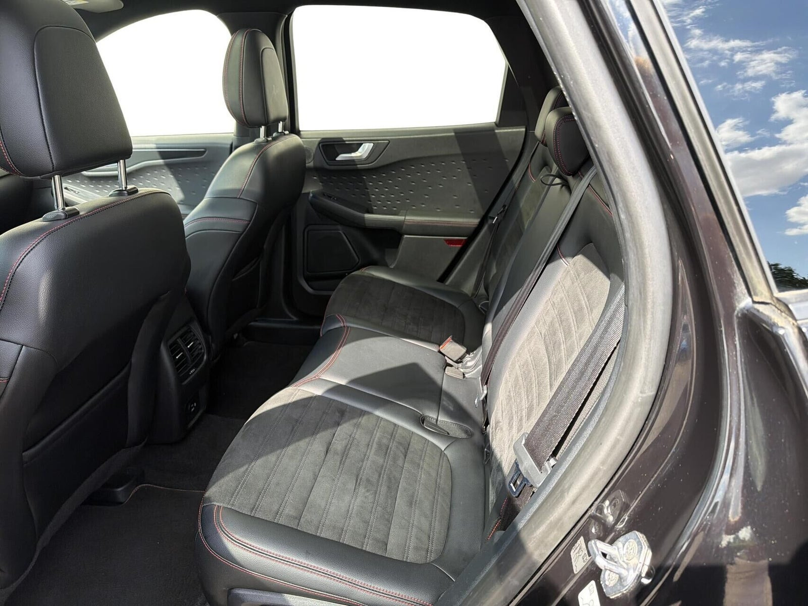 Sort Ford Kuga fra 2020