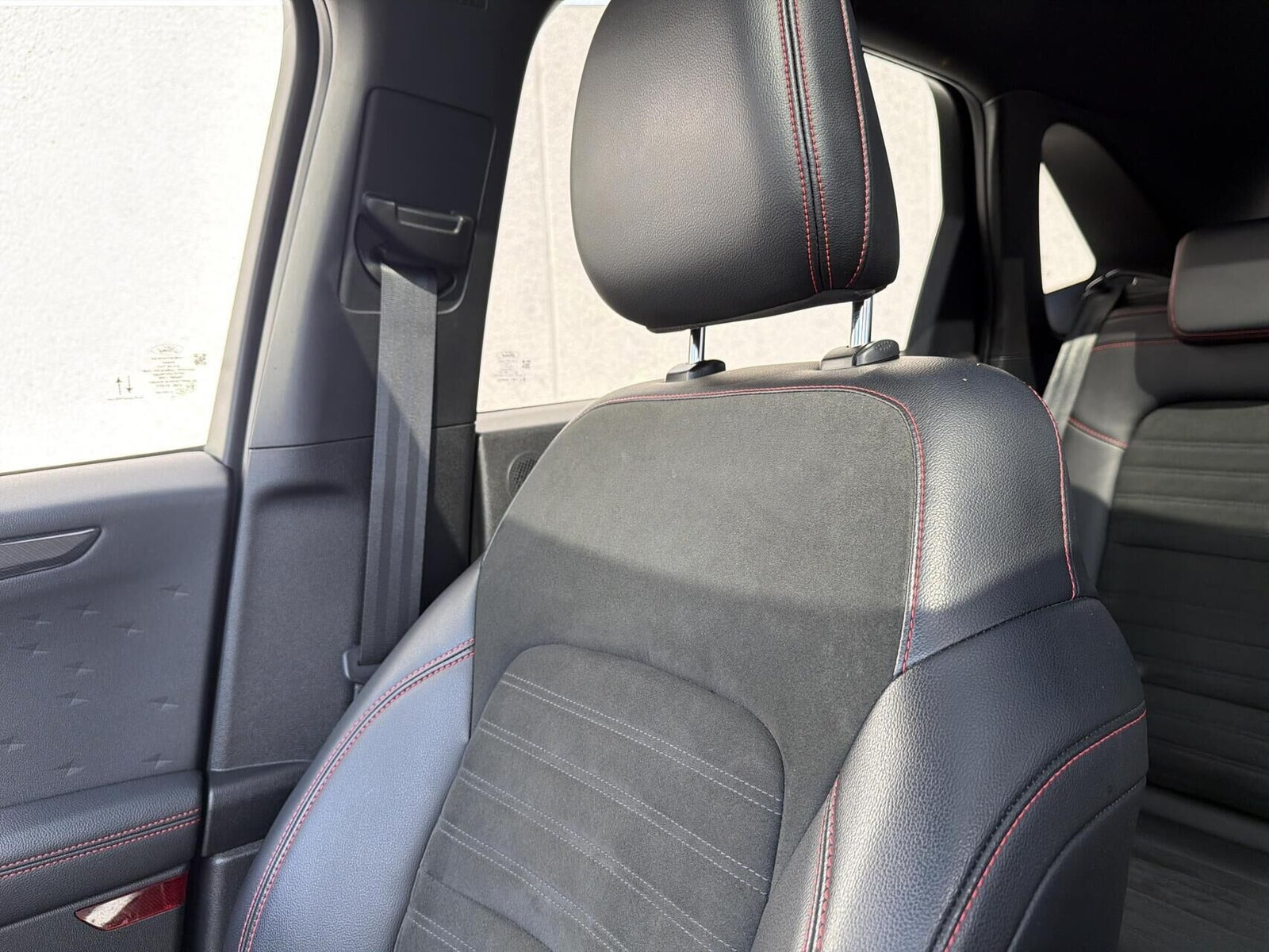 Sort Ford Kuga fra 2020