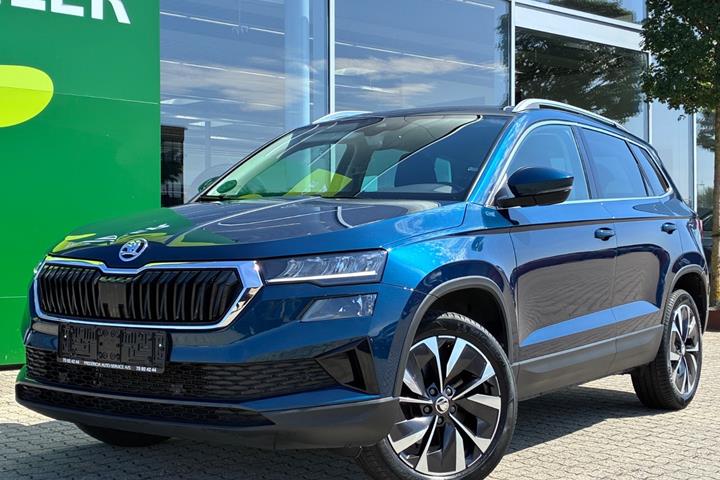 Blå Skoda Karoq fra 2022