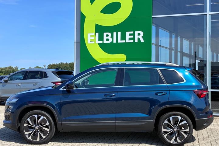 Blå Skoda Karoq fra 2022