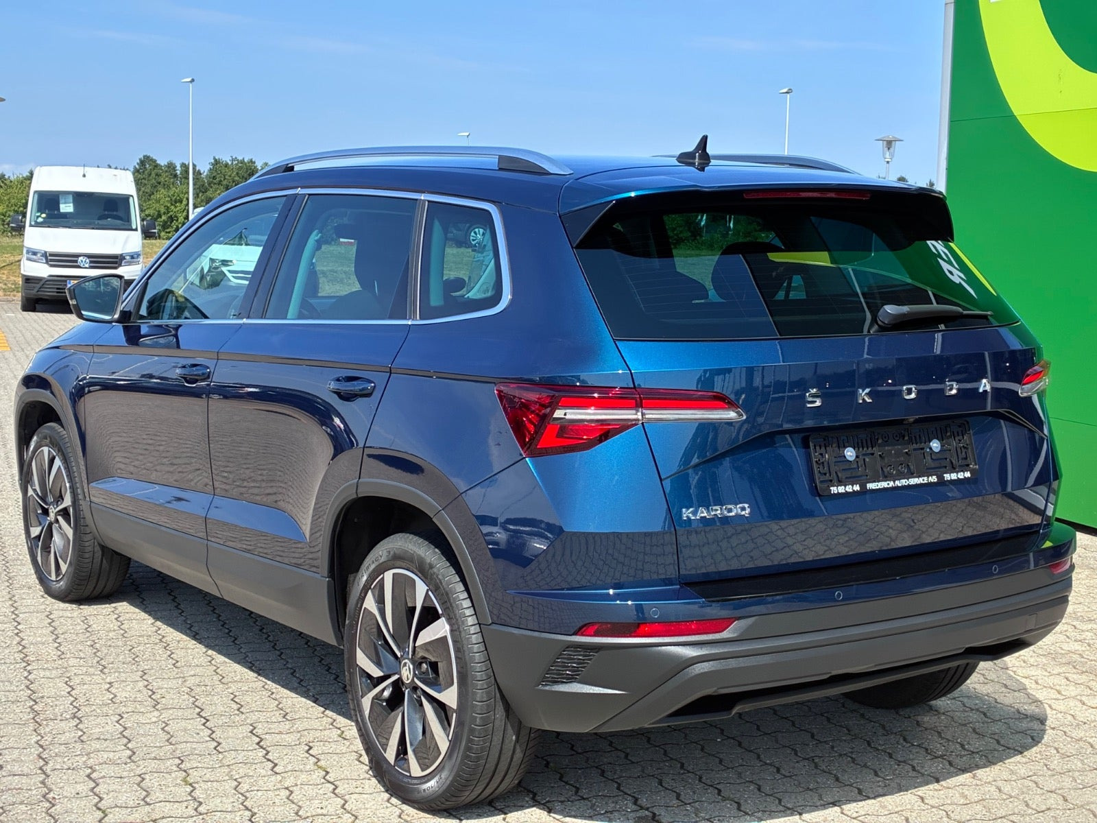 Blå Skoda Karoq fra 2022