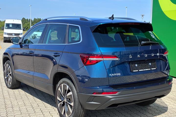 Blå Skoda Karoq fra 2022