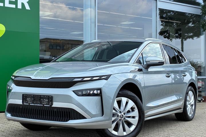 Sølv Skoda Enyaq fra 2027 set udefra
