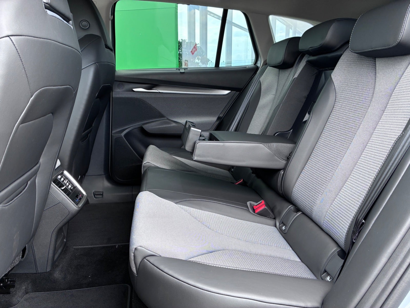 Sølv Skoda Enyaq fra 2027