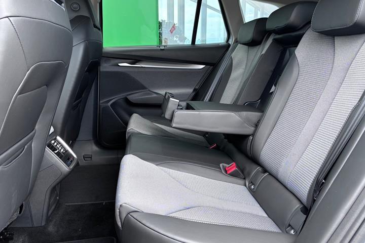 Sølv Skoda Enyaq fra 2027