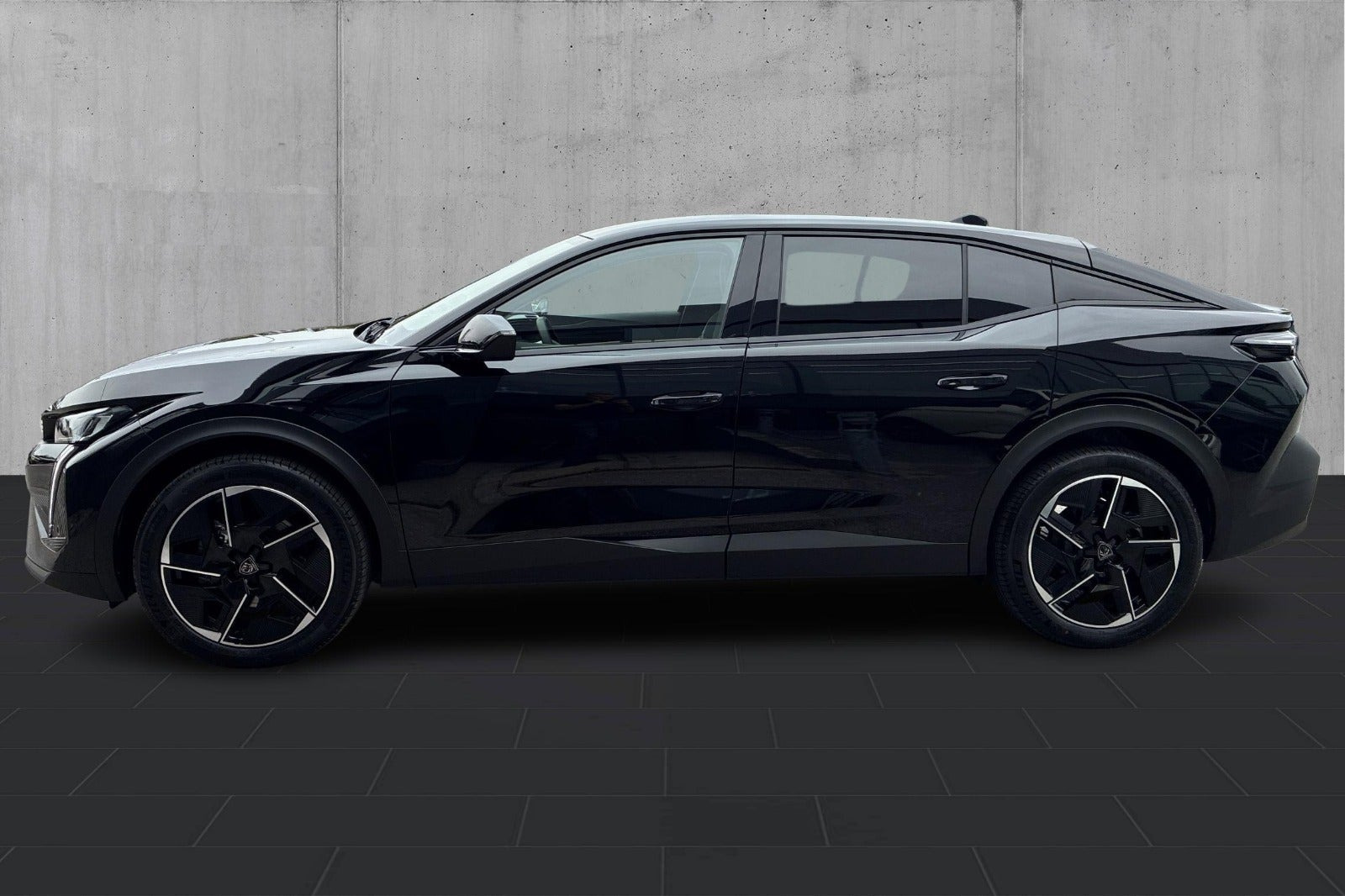 Sort Peugeot e-408 fra 2025