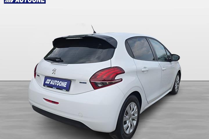 Hvid Peugeot 208 fra 2015
