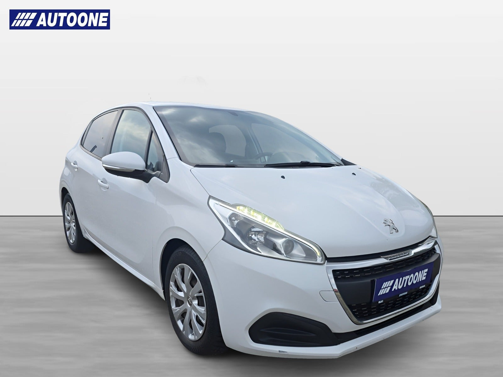 Hvid Peugeot 208 fra 2015