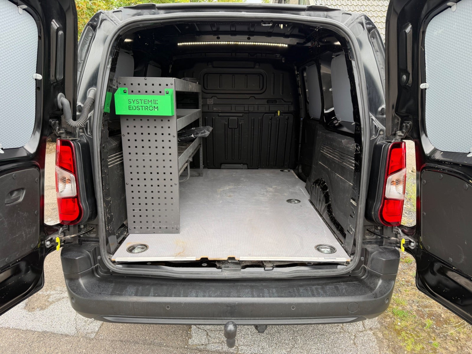 Sort Toyota ProAce City fra 2024