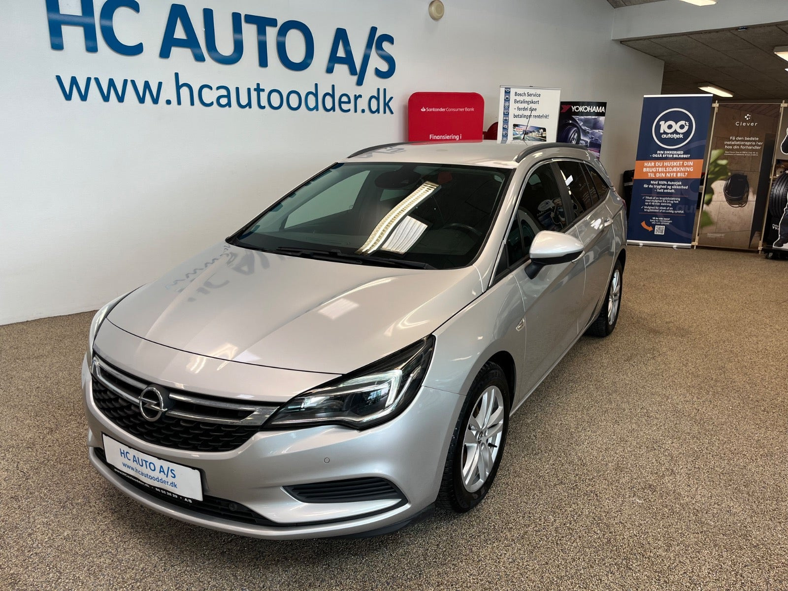 Grå Opel Astra fra 2019