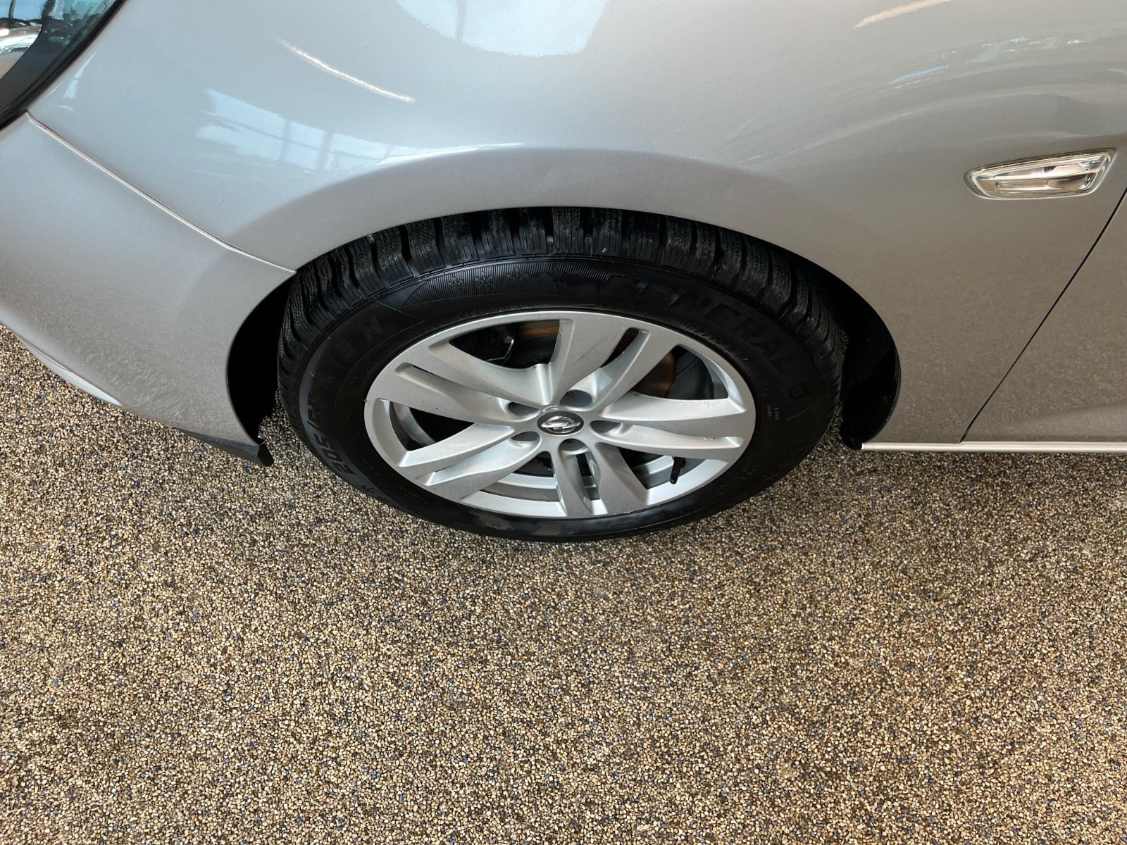 Grå Opel Astra fra 2019