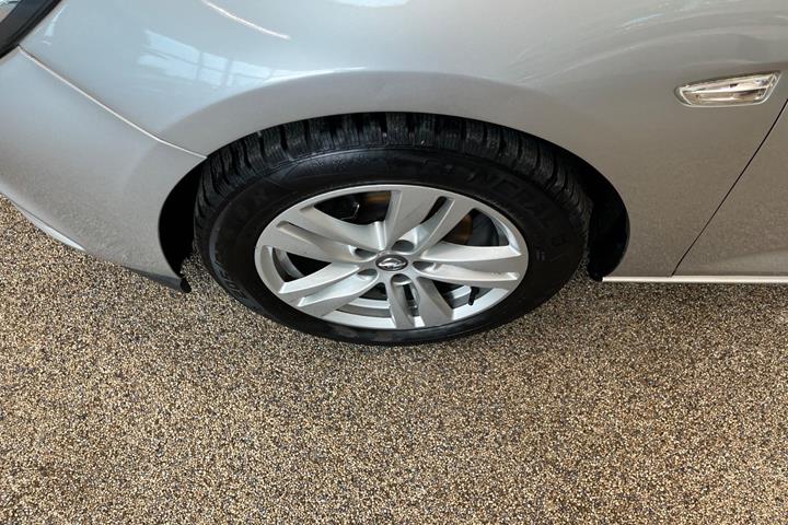 Grå Opel Astra fra 2019