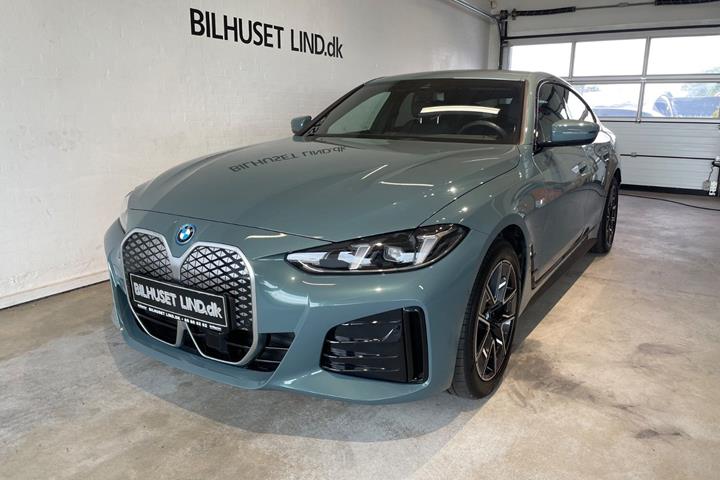 Grøn BMW i4 fra 2025