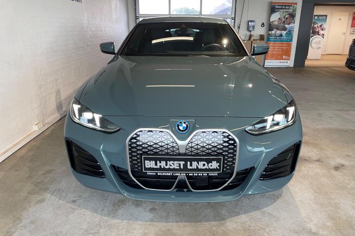 Grøn BMW i4 fra 2025