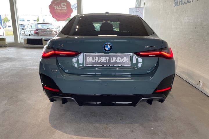 Grøn BMW i4 fra 2025