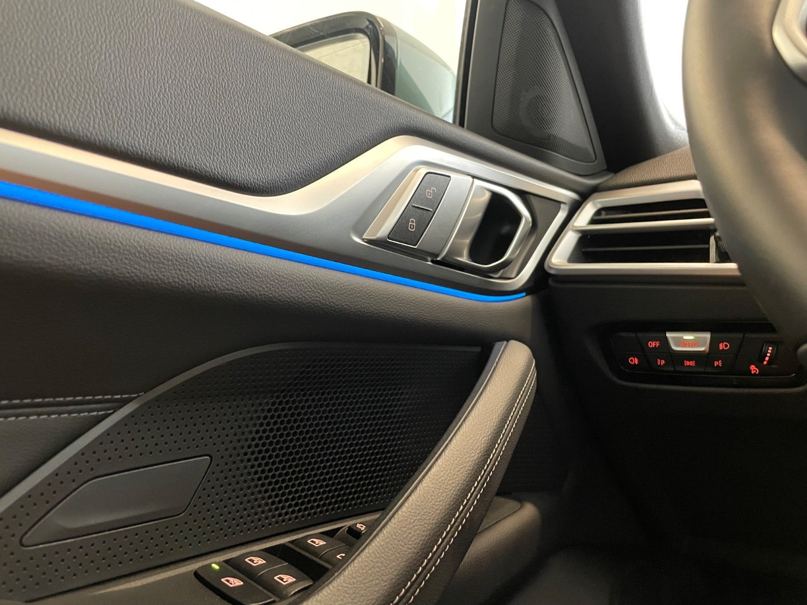 Grøn BMW i4 fra 2025