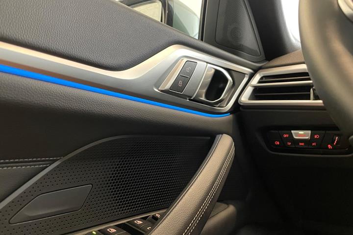 Grøn BMW i4 fra 2025