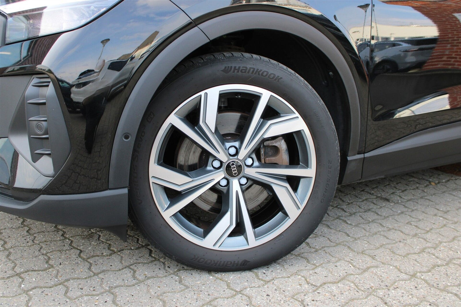 Sort Audi Q4 e-tron fra 2023