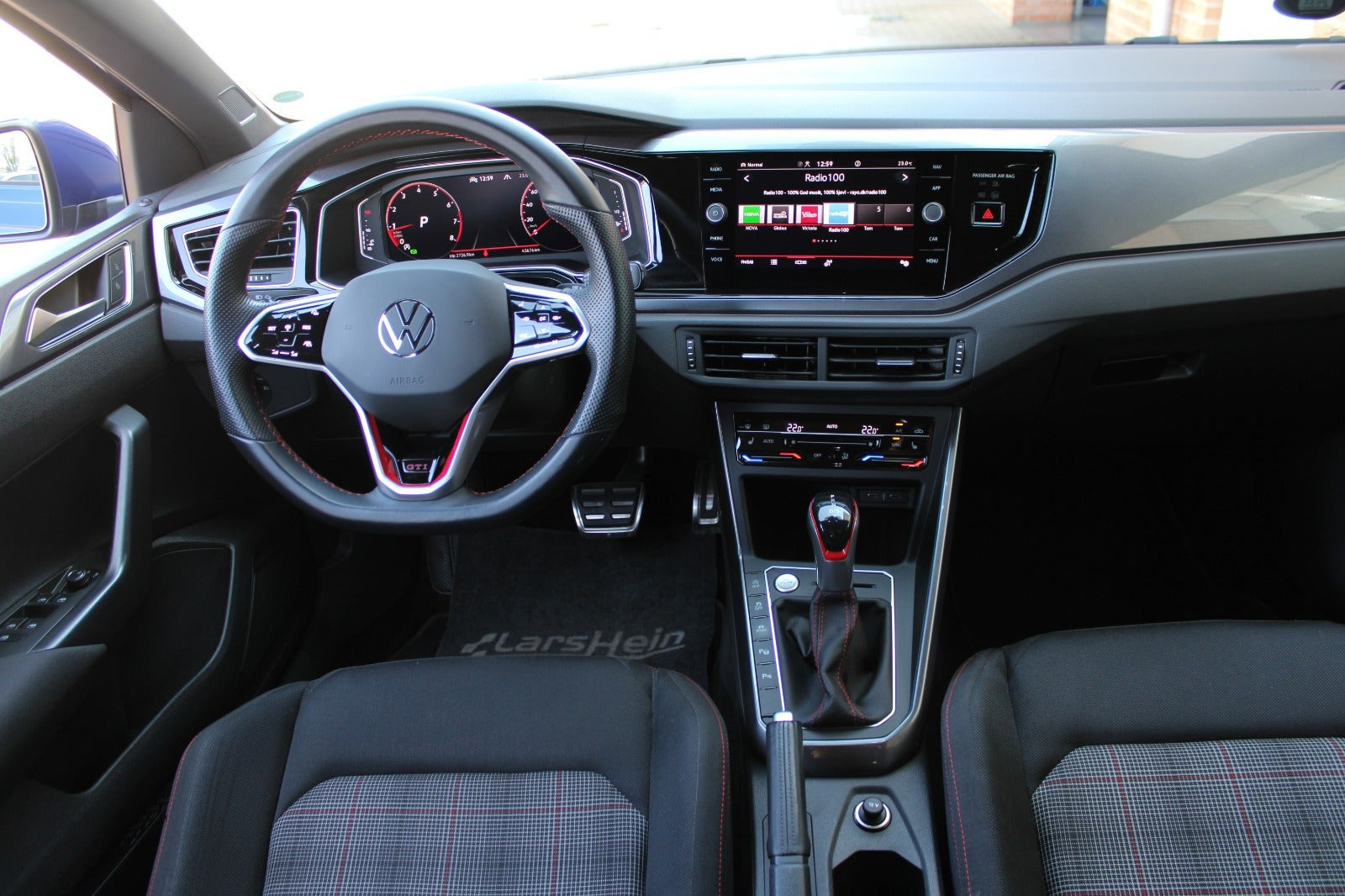 Blå VW Polo fra 2022