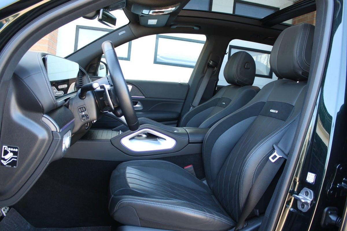 Grøn Mercedes GLE53 fra 2025