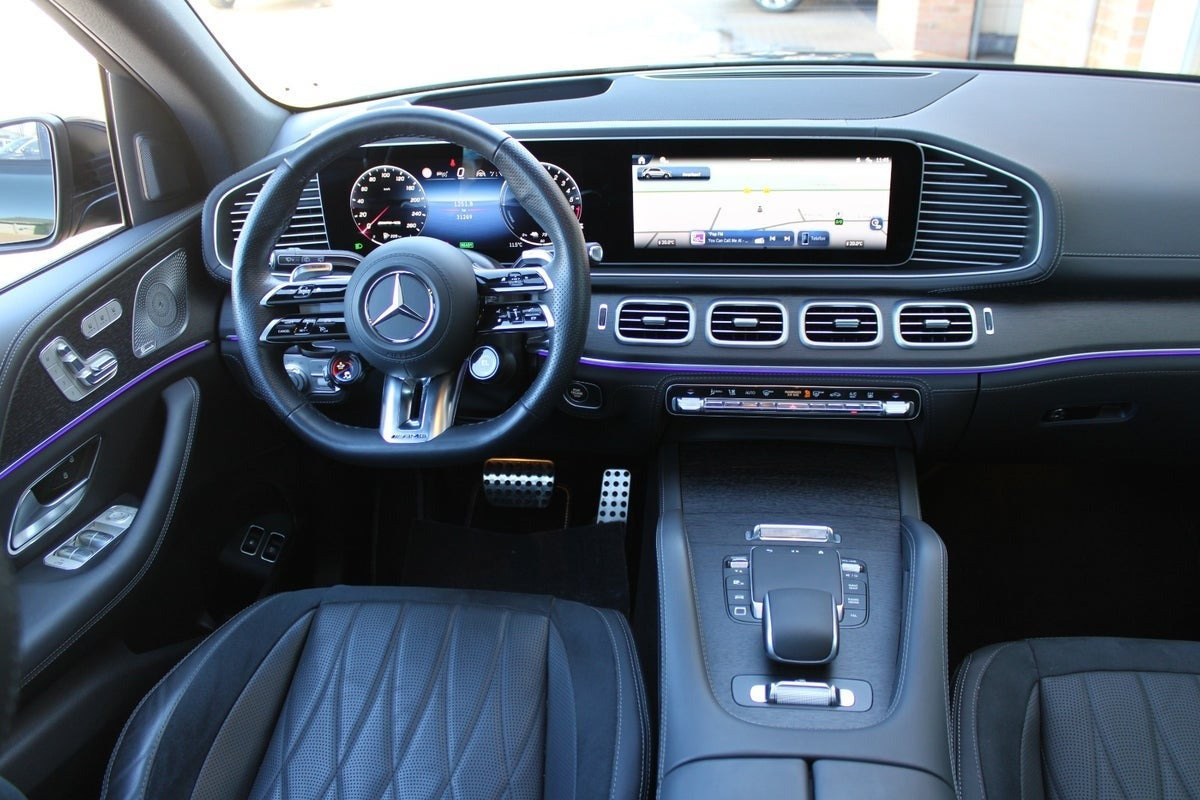 Grøn Mercedes GLE53 fra 2025