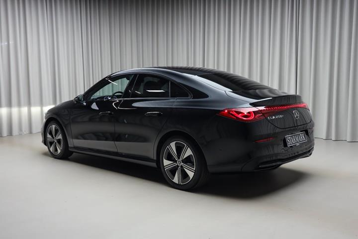 Sort Mercedes CLA250+ fra 2025