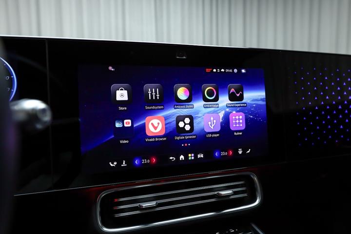 Sort Mercedes CLA250+ fra 2025