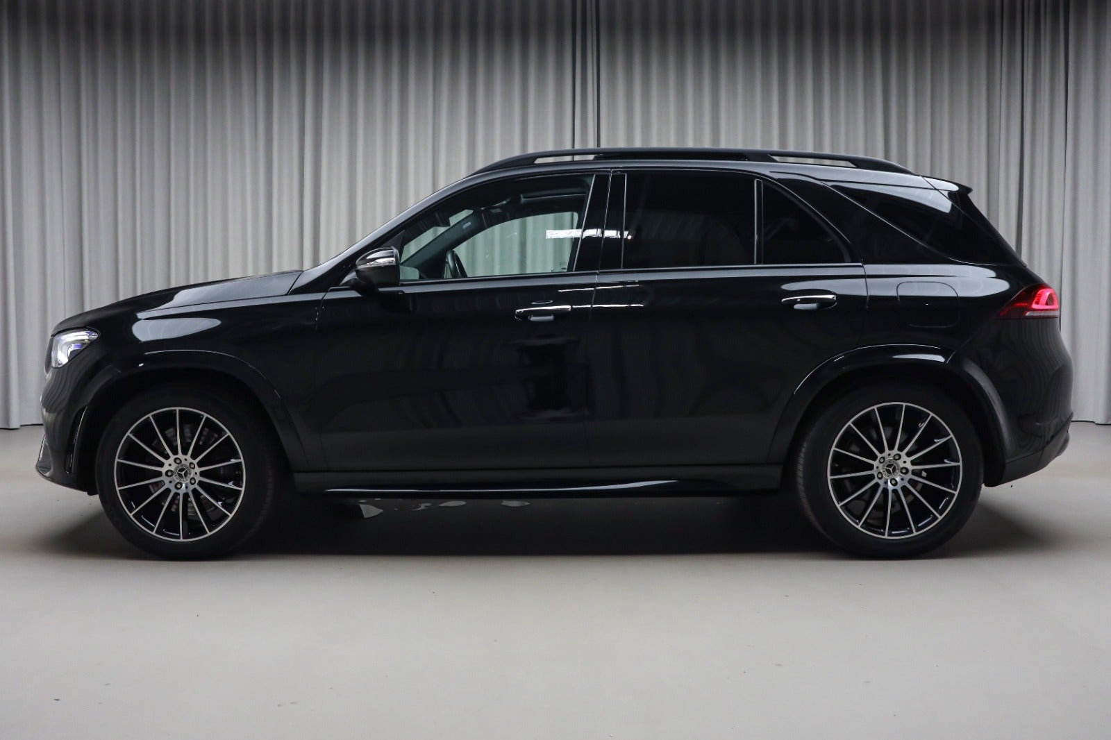 Sort Mercedes GLE350 de fra 2023