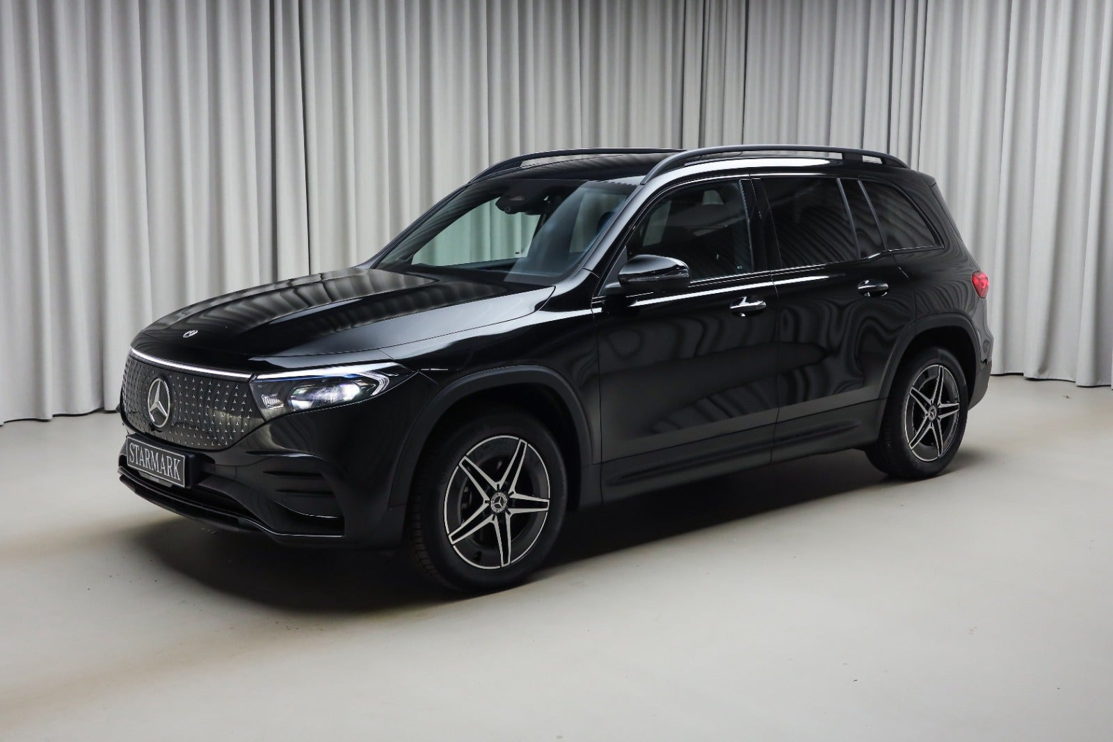 Sort Mercedes EQB250+ fra 2026