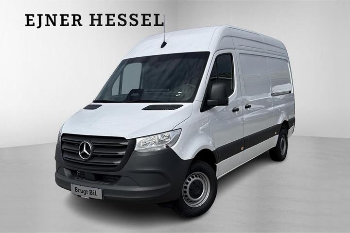 Hvid Mercedes Sprinter 317 fra 2025