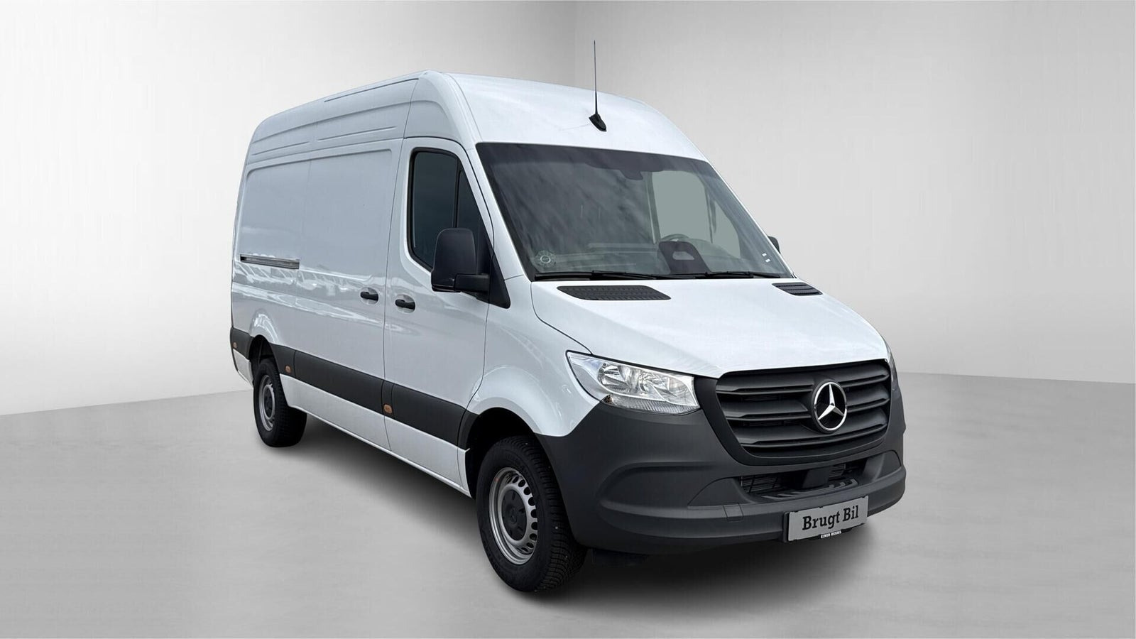 Hvid Mercedes Sprinter 317 fra 2025