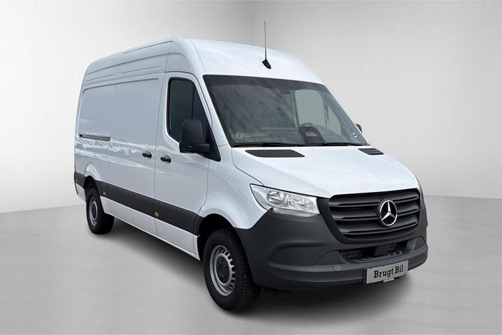 Hvid Mercedes Sprinter 317 fra 2025