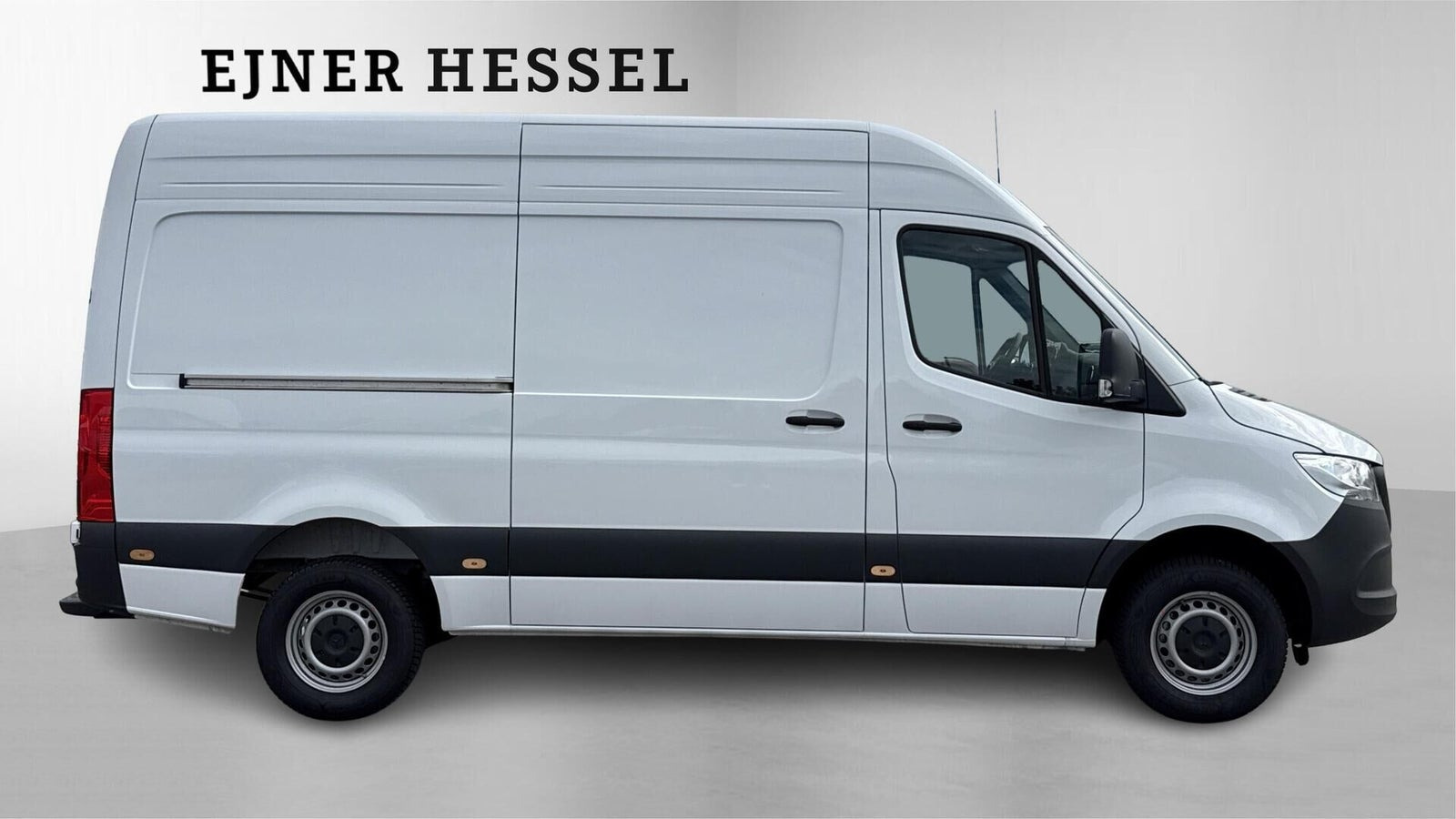 Hvid Mercedes Sprinter 317 fra 2025