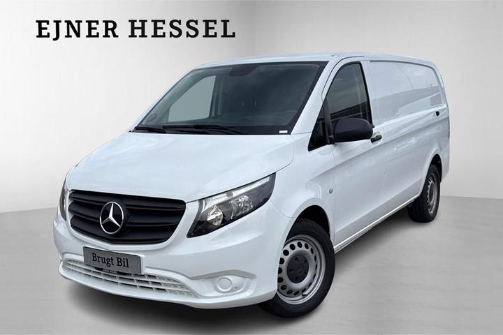 Hvid Mercedes Vito 114 fra 2023