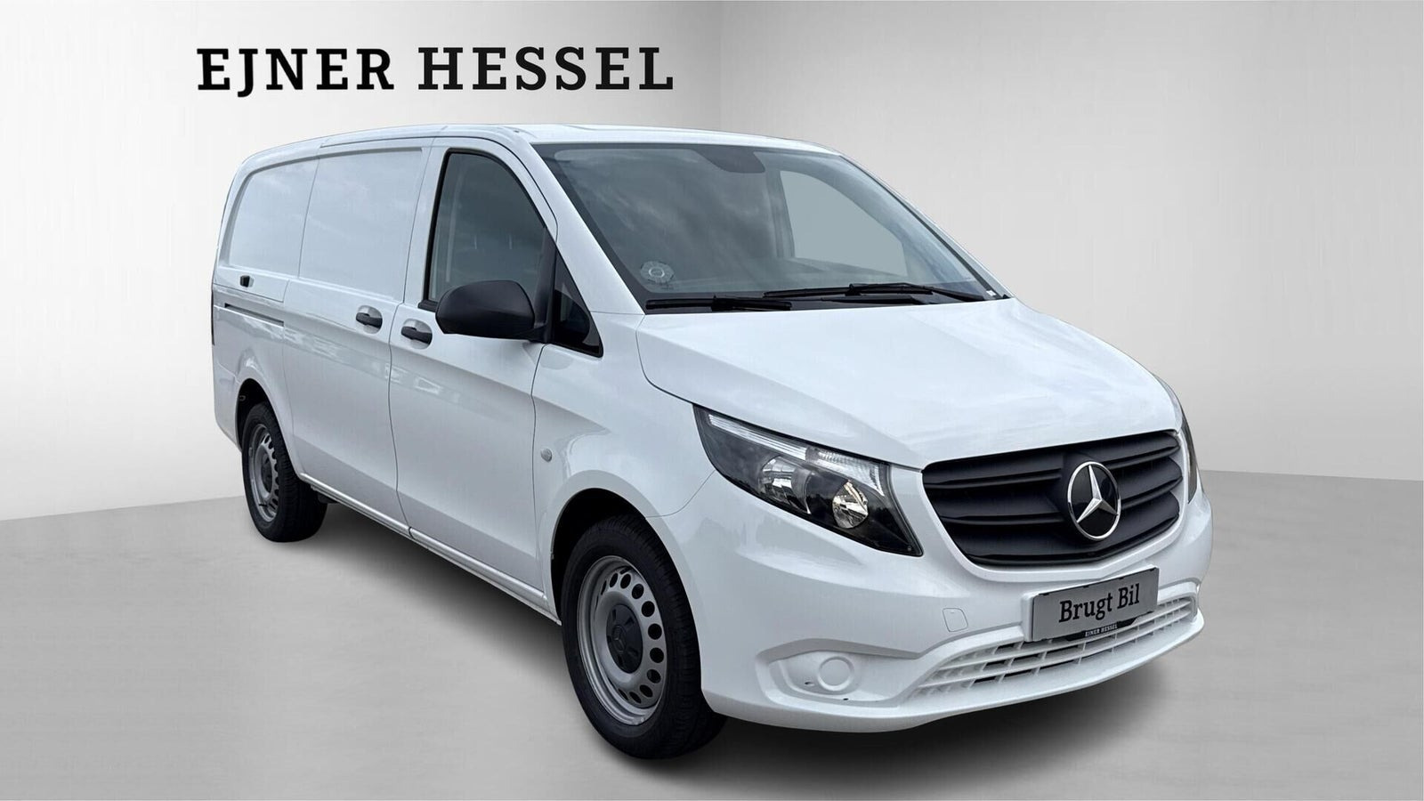 Hvid Mercedes Vito 114 fra 2023