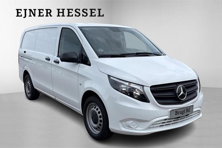 Hvid Mercedes Vito 114 fra 2023
