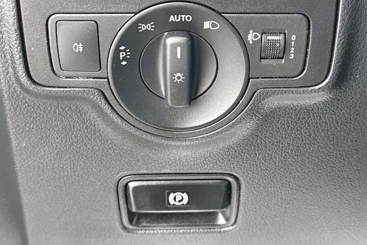 Hvid Mercedes Vito 114 fra 2023