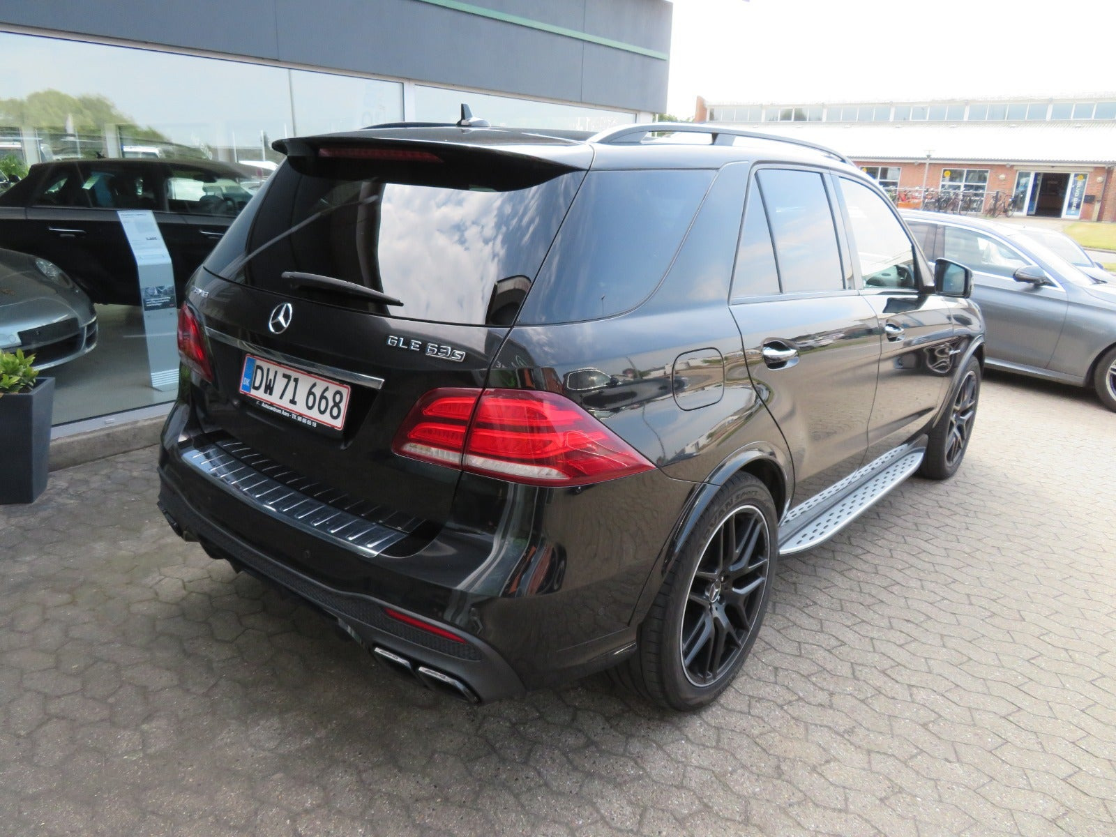 Sort Mercedes GLE63 fra 2018