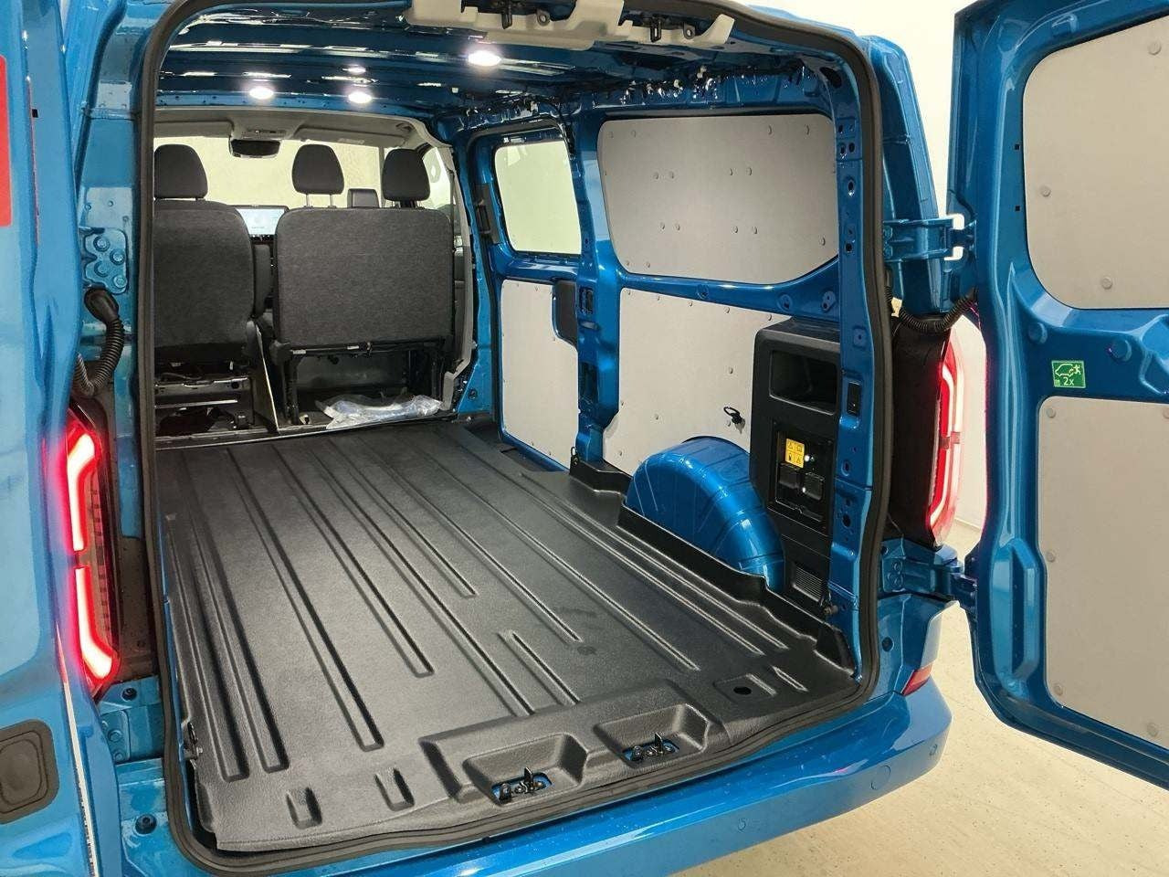 Blå Ford E-Transit Custom 340 L2 fra 2026