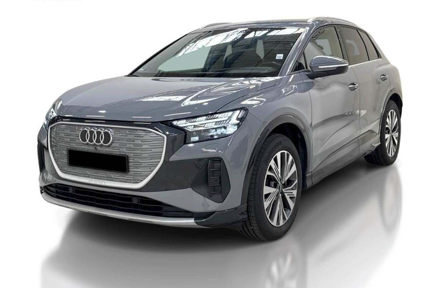 Grå Audi Q4 e-tron fra 2024