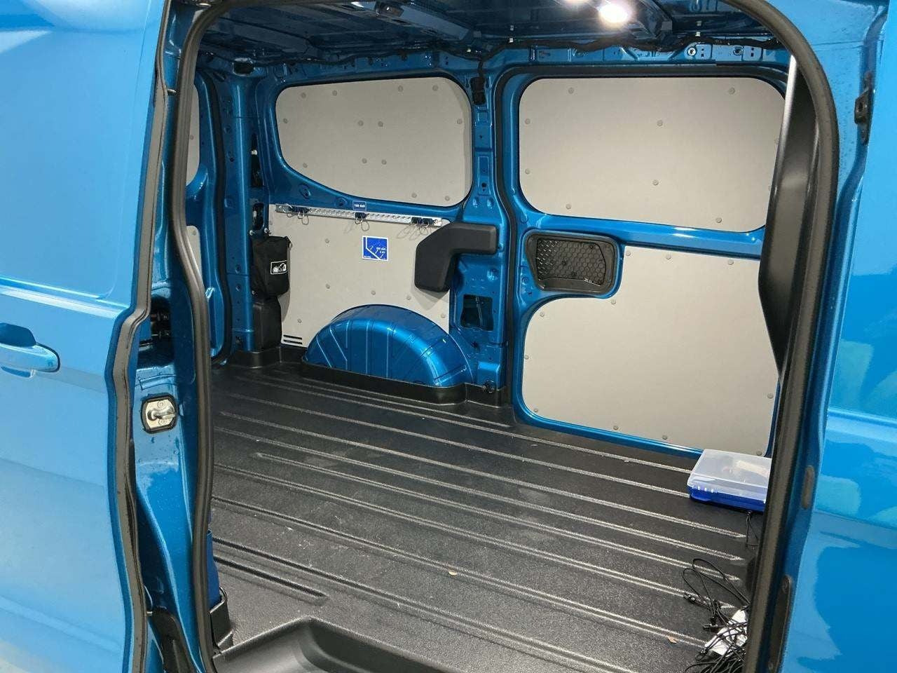 Blå Ford E-Transit Custom 320 L1 fra 2025